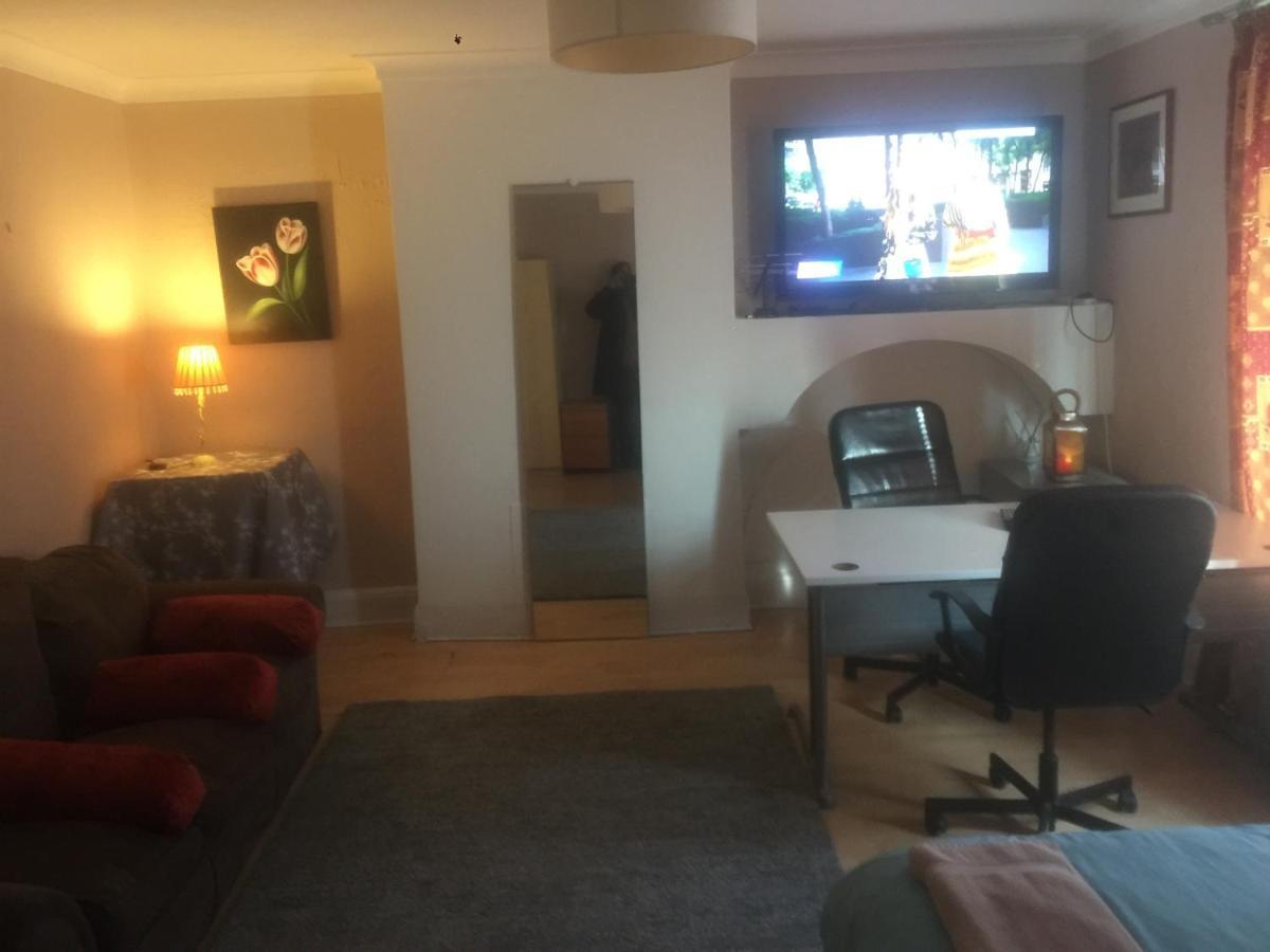 Dach Apartments - Cozy 3 Bed Apartment In Hendon Edgware Ngoại thất bức ảnh